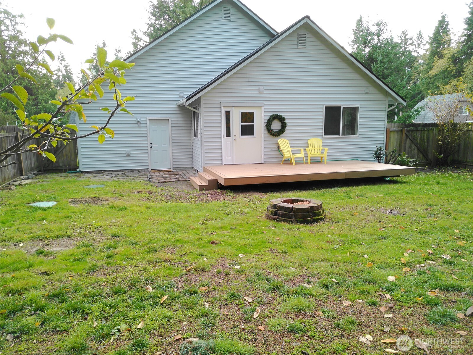 3615 Britzman Loop Clinton, WA 98236 - Photo 22 of 26