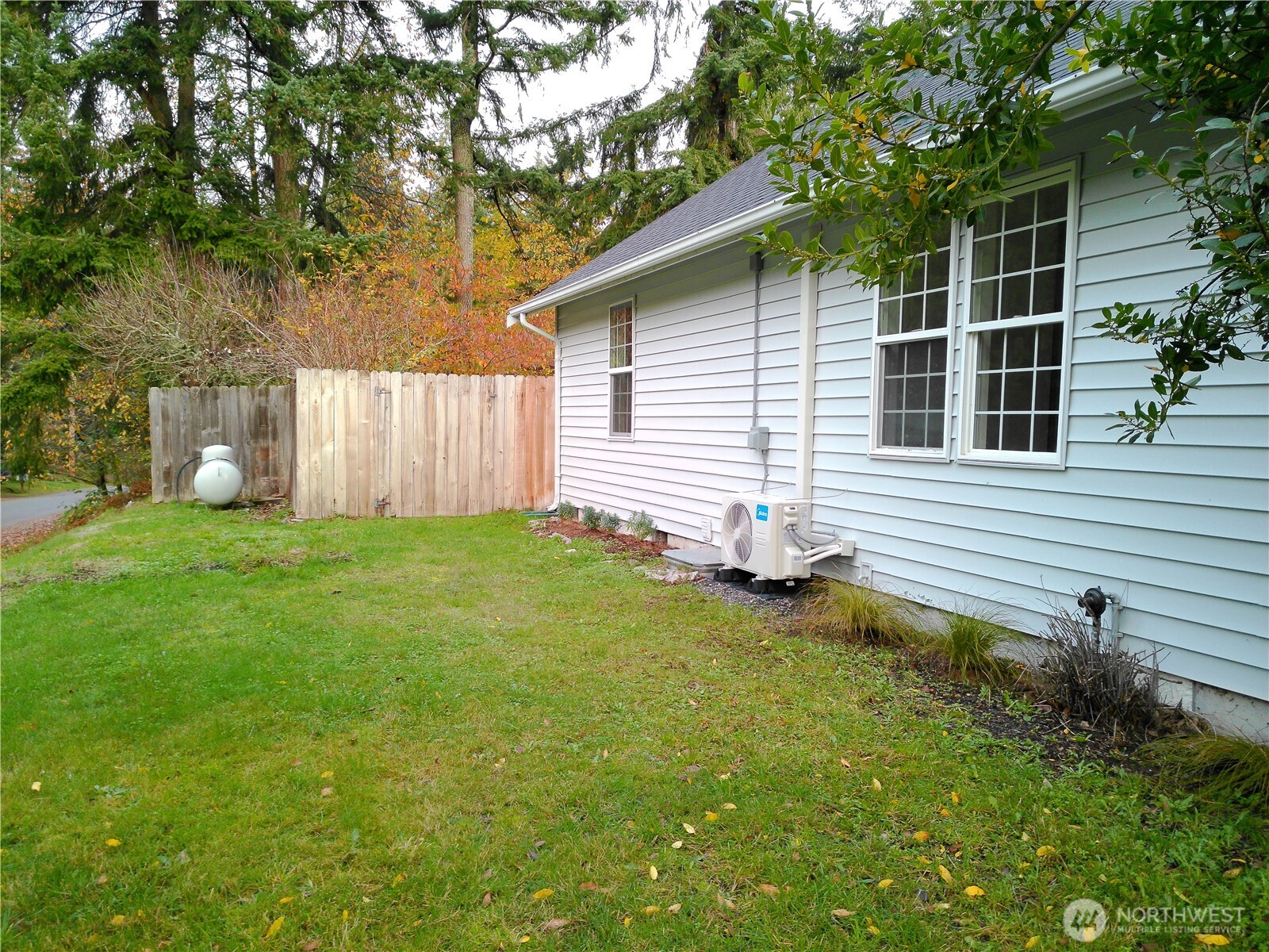 3615 Britzman Loop Clinton, WA 98236 - Photo 23 of 26