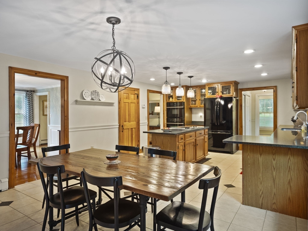 275 Pleasant Street Dunstable, MA 01827 - Photo 12 of 41