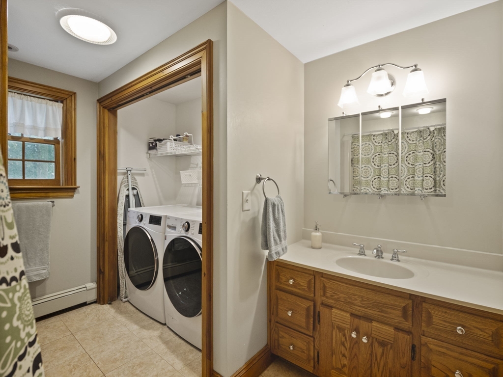 275 Pleasant Street Dunstable, MA 01827 - Photo 18 of 41