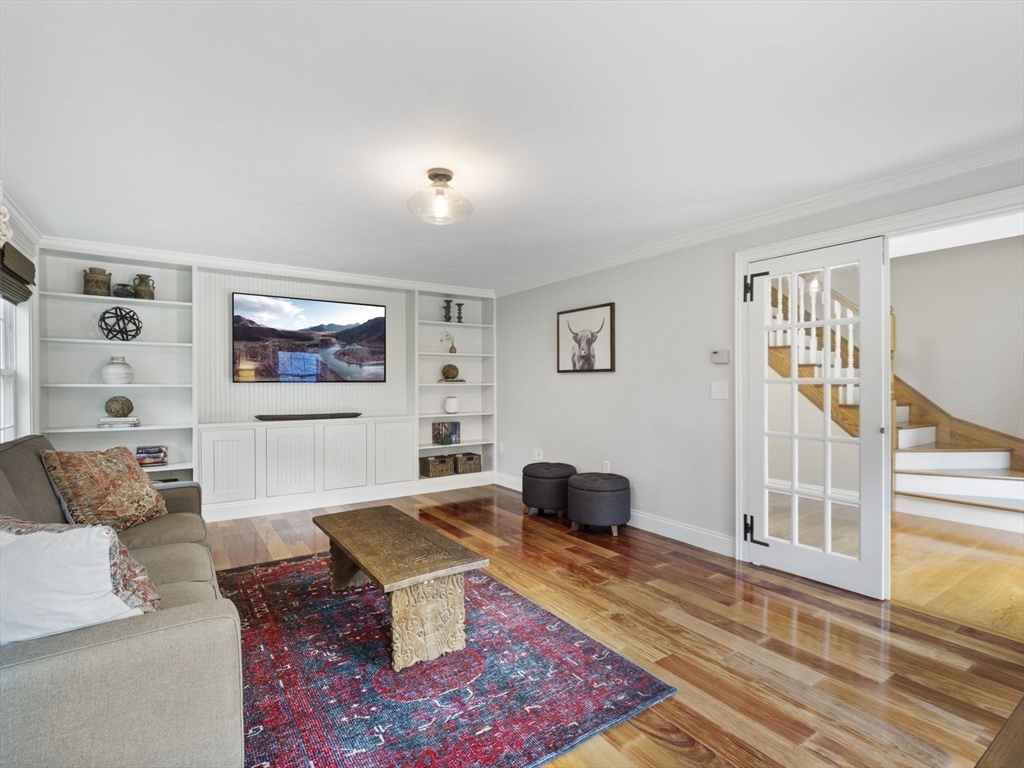 275 Pleasant Street Dunstable, MA 01827 - Photo 3 of 41
