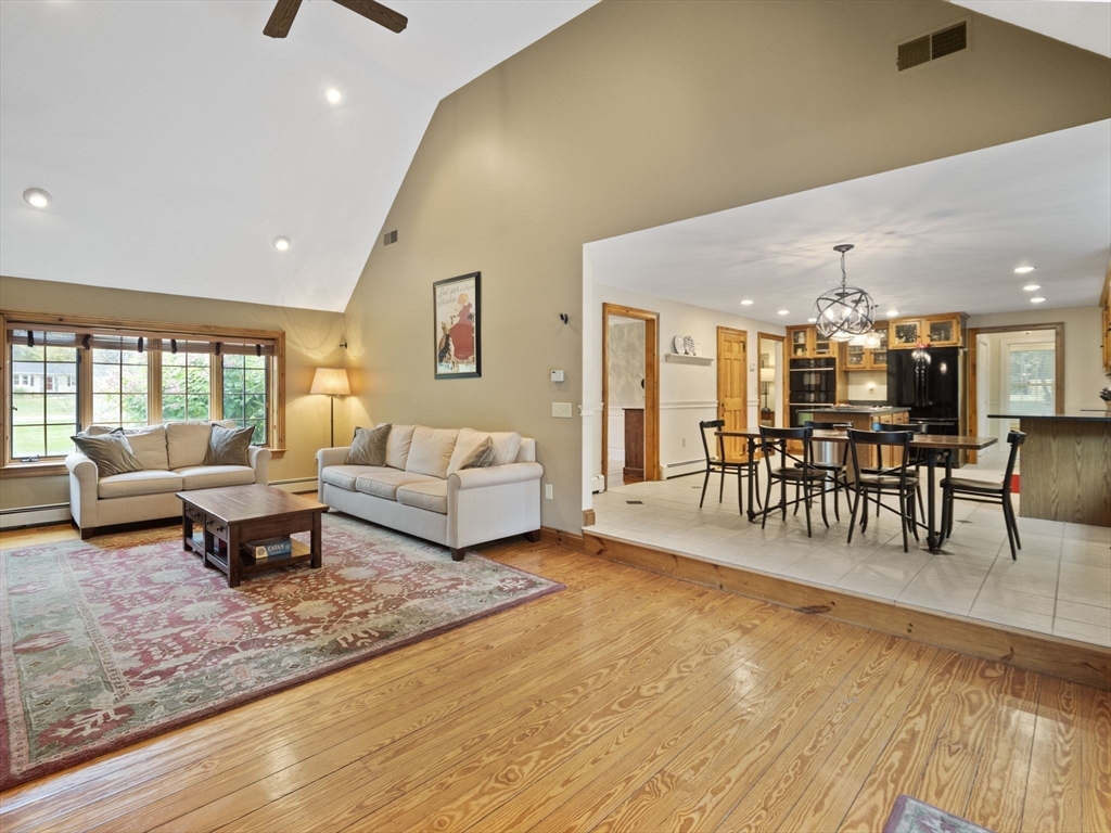 275 Pleasant Street Dunstable, MA 01827 - Photo 9 of 41