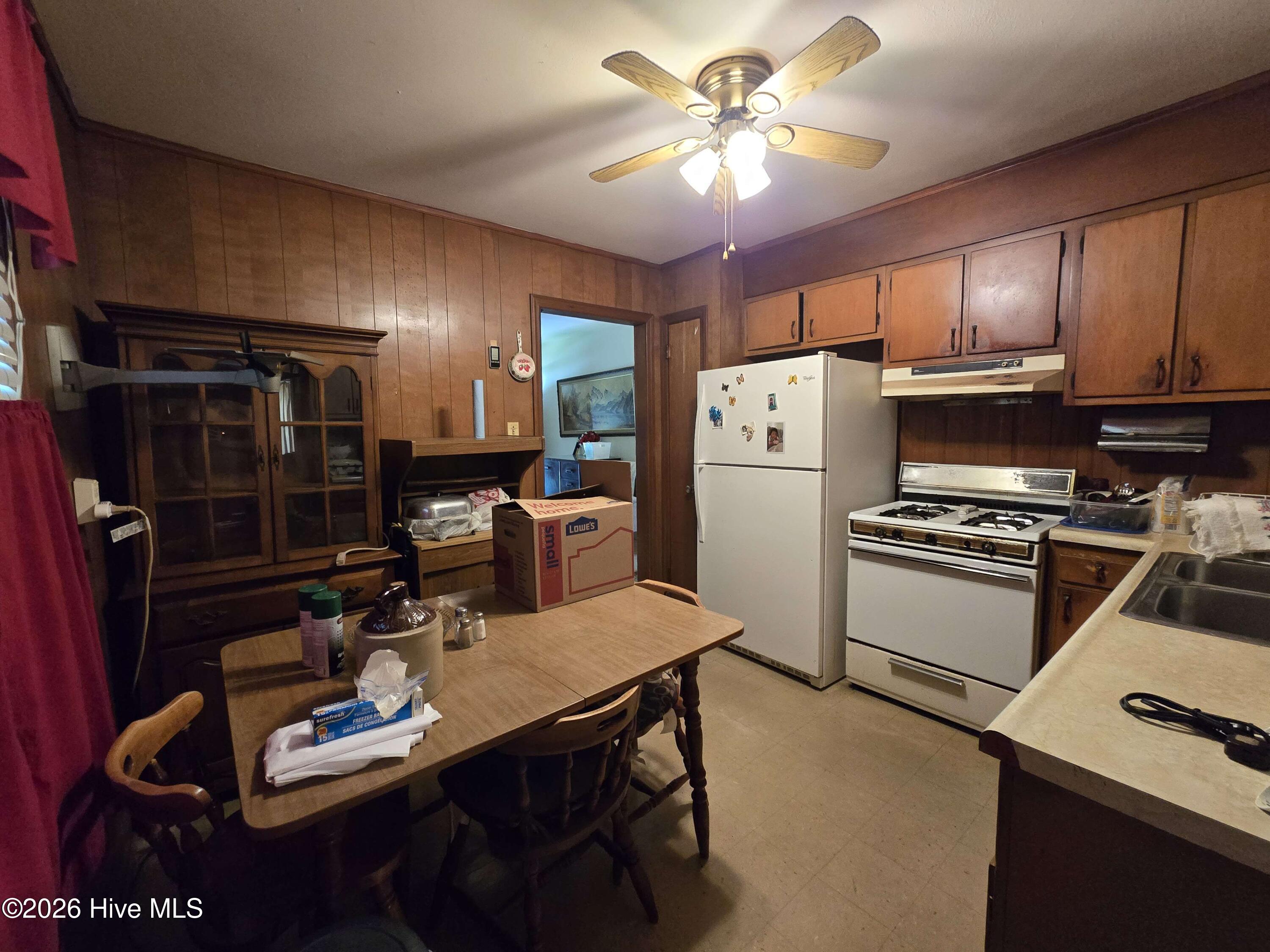 1116 Leak Street Rockingham, NC 28379 - Photo 6 of 14