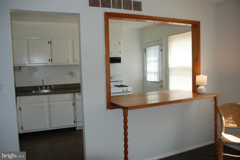 764 Mansfield Road Essex, MD 21221 - Photo 20 of 30 KITCHEN