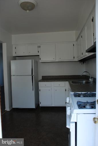 764 Mansfield Road Essex, MD 21221 - Photo 7 of 30 KITCHEN