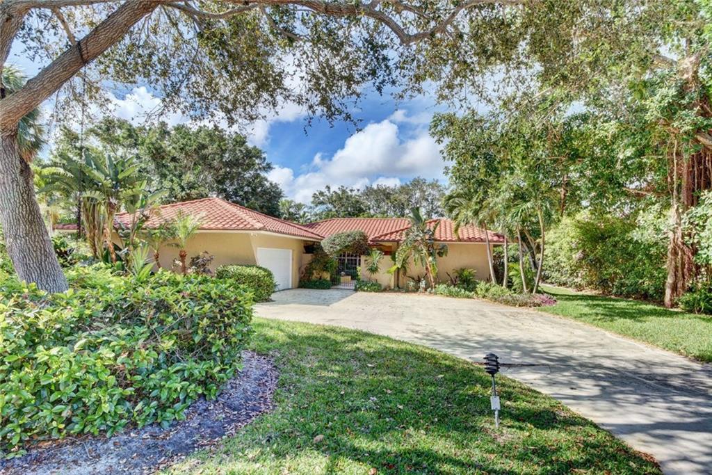 17 Middle Road Sewall's Point, FL 34996 - Photo 6 of 44