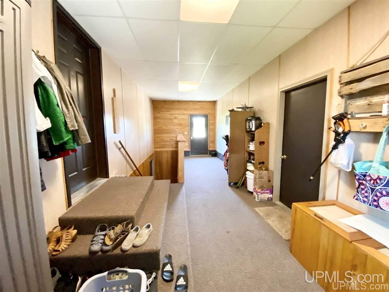 6662 N Road Escanaba, MI 49829 - Photo 15 of 40