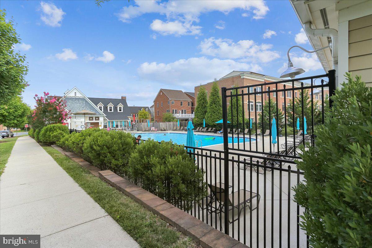 452 Exchange Avenue Gaithersburg, MD 20878 - Photo 23 of 37 a view of city from balcony