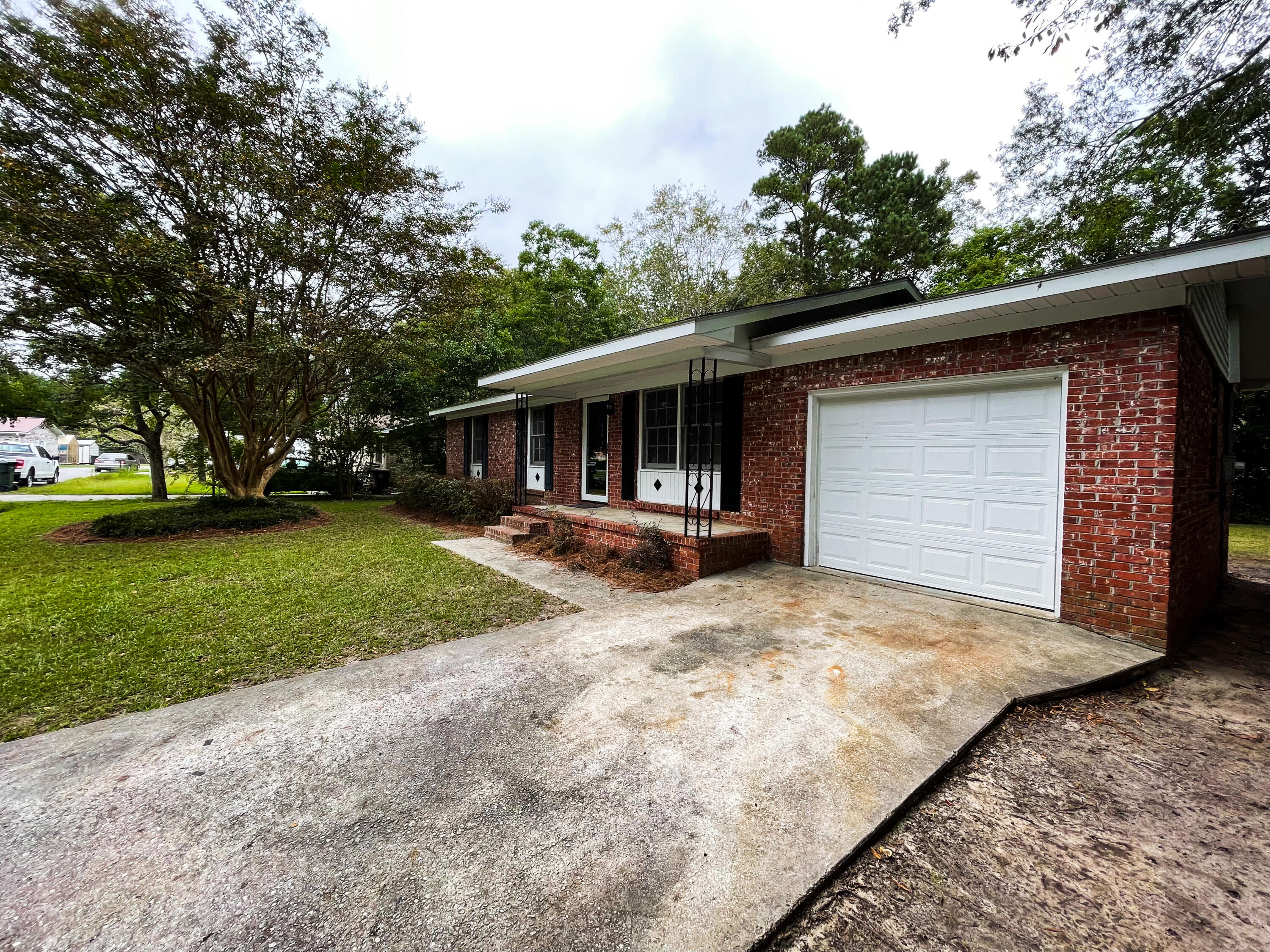 228 Azalea Court Moncks Corner, SC 29461 - Photo 3 of 22 CA6559B5-0474-4C89-AF99-47E1268B21EB