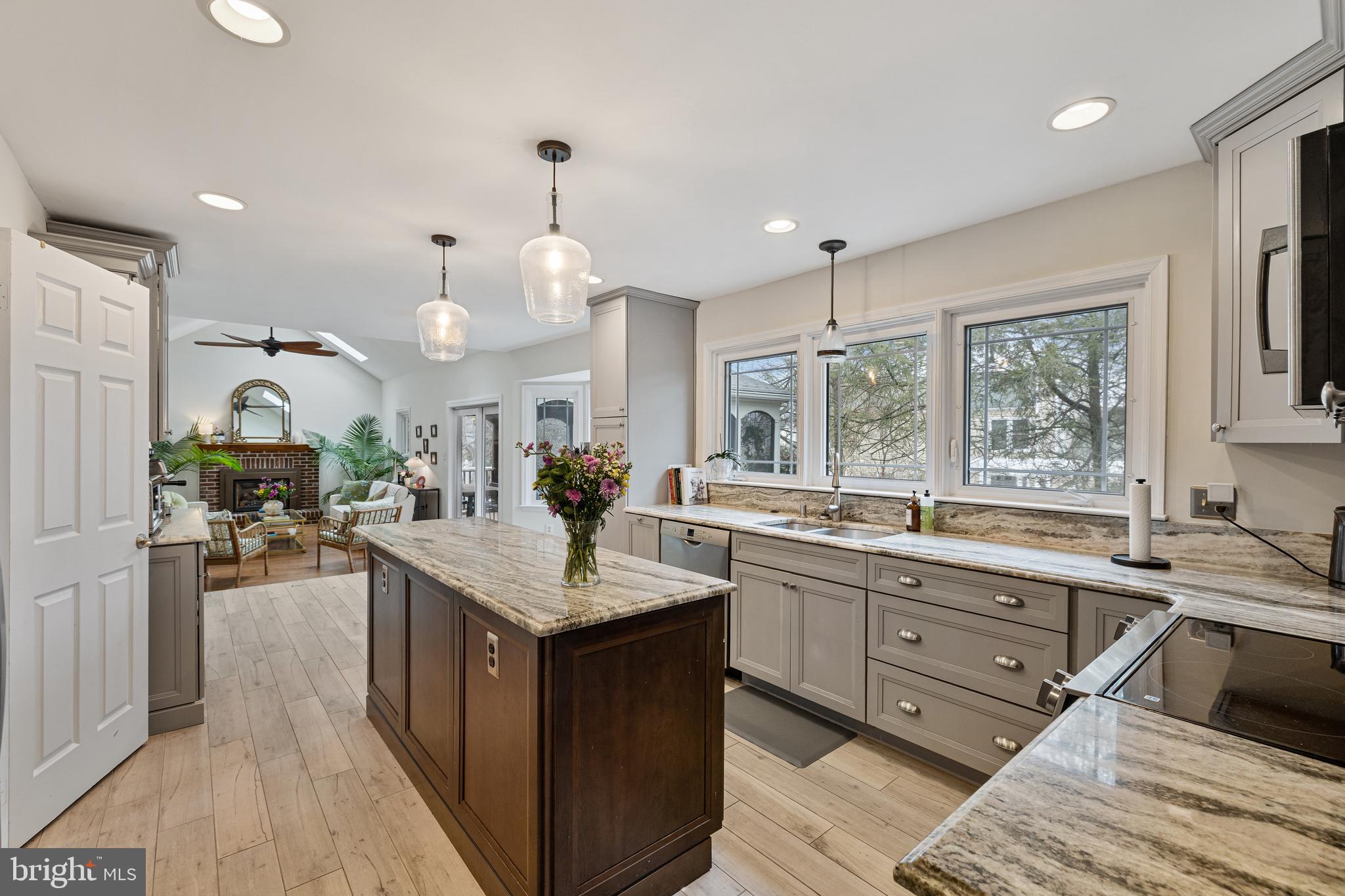 1439 Millikens Bend Road Herndon, VA 20170 - Photo 5 of 46 a kitchen with sink stove and refrigerator