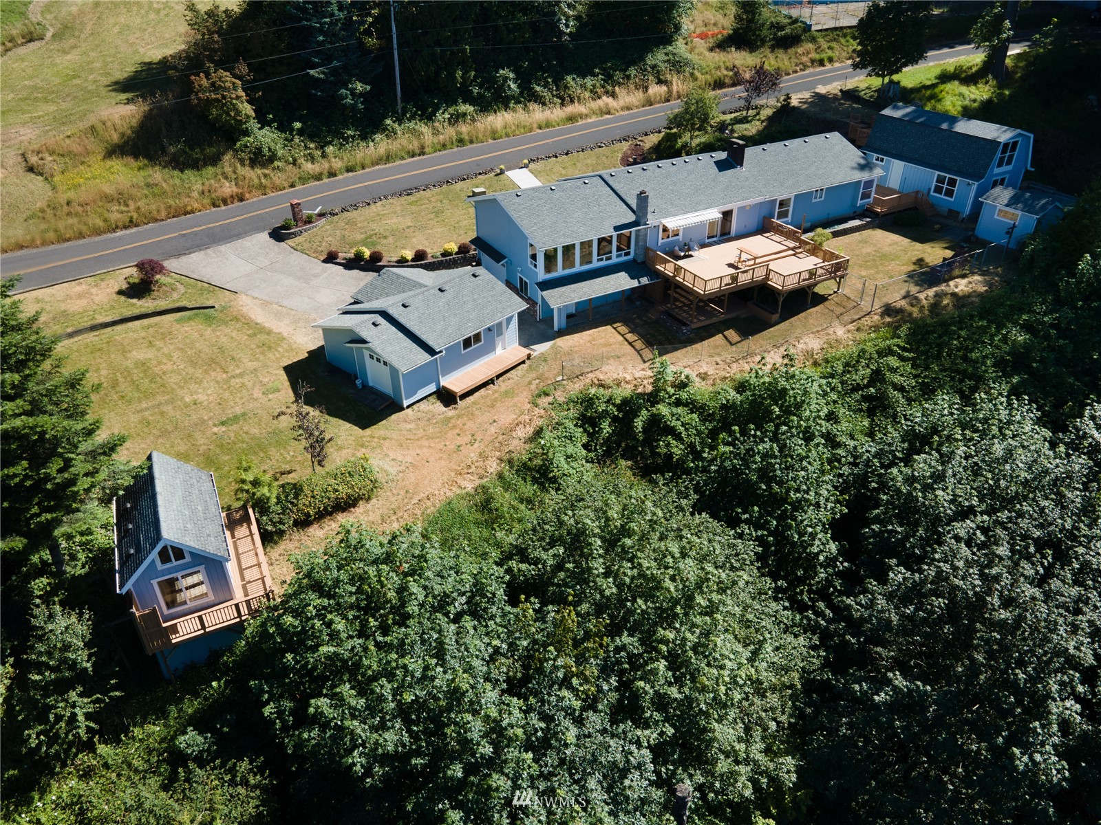 25 Alpine Way Longview, WA 98632 - Photo 8 of 30 an aerial view of a house with outdoor space