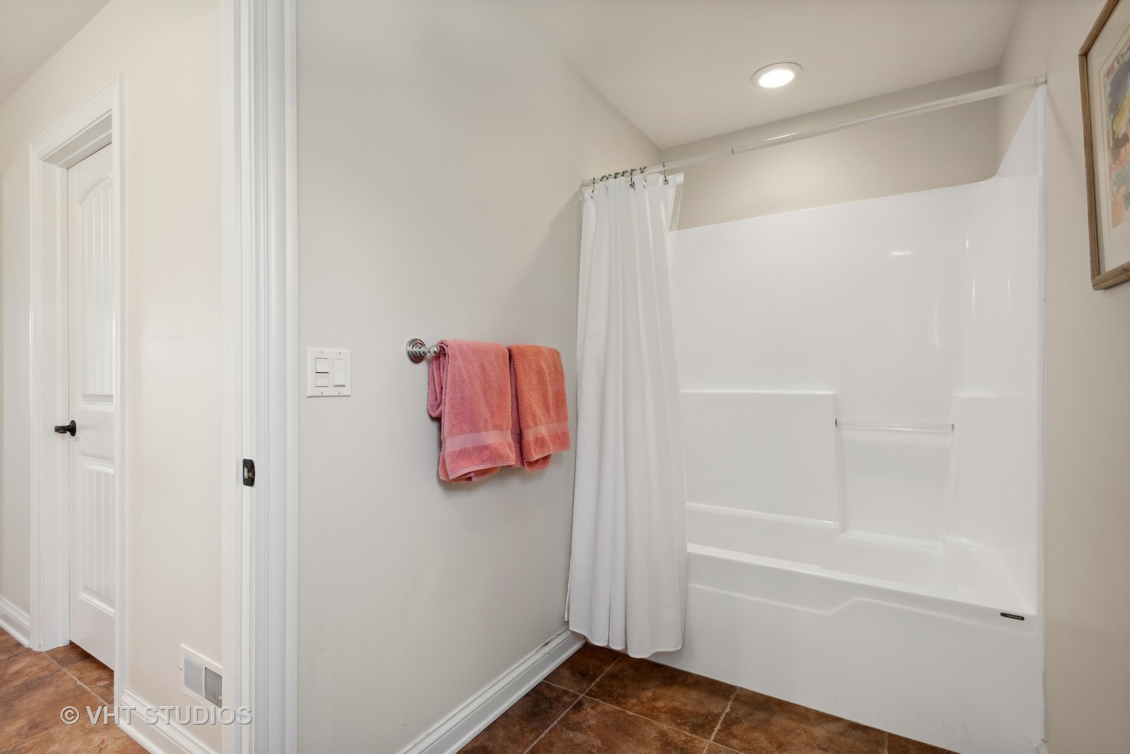 1044 Golf Lane Wheaton, IL 60189 - Photo 31 of 43 a bathroom with a shower and a tub