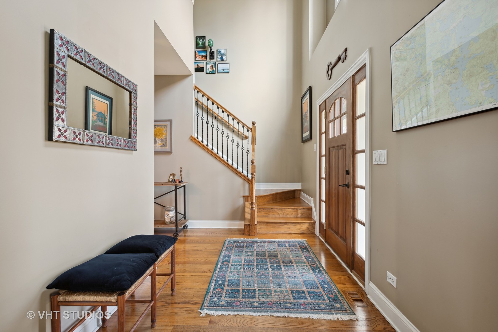 1044 Golf Lane Wheaton, IL 60189 - Photo 5 of 43 a view of entryway