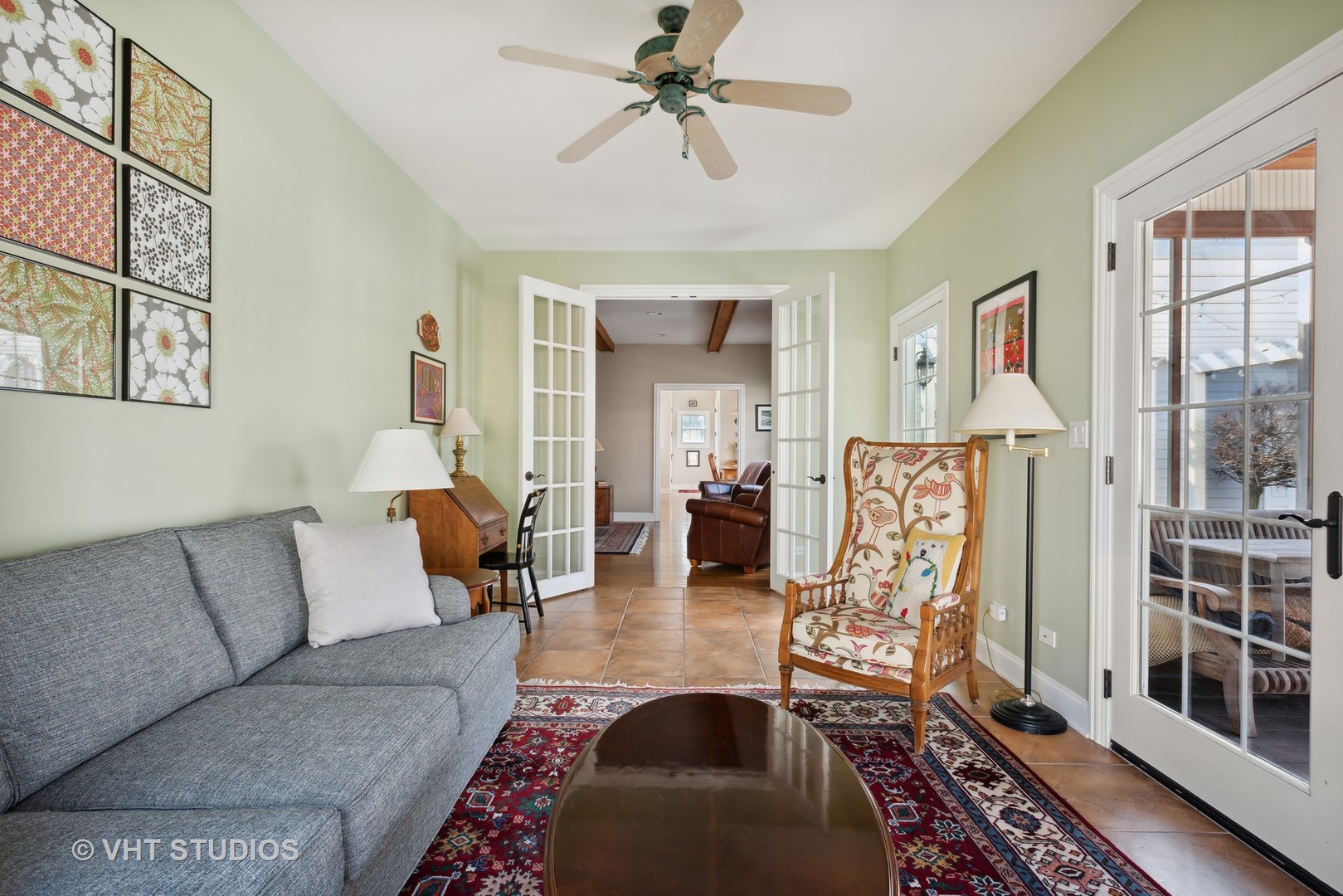 1044 Golf Lane Wheaton, IL 60189 - Photo 9 of 43 a living room with furniture