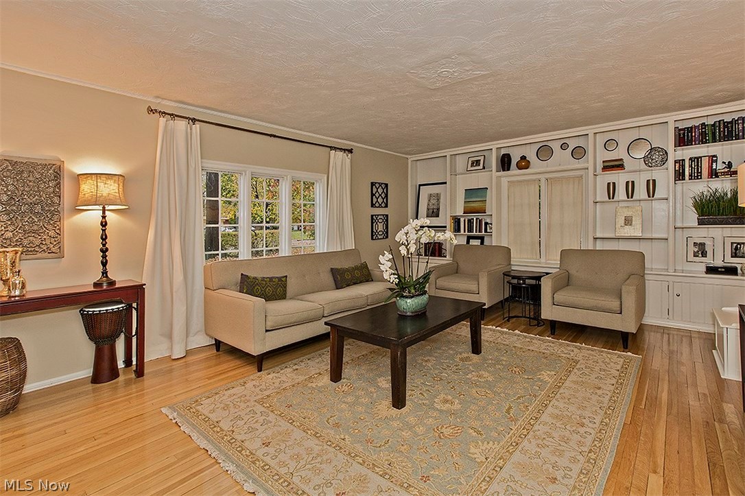 1335 Yellowstone Road Cleveland, OH 44121 - Photo 4 of 25 Gallery Image 4