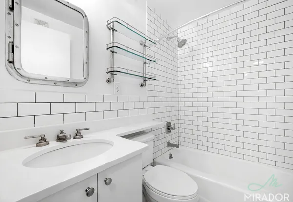 $4,650 | 330 East 39th Street, Unit 24P | Murray Hill