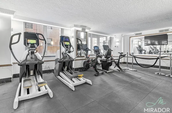 $4,650 | 330 East 39th Street, Unit 24P | Murray Hill