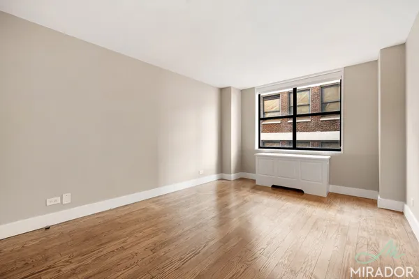 $4,650 | 330 East 39th Street, Unit 24P | Murray Hill