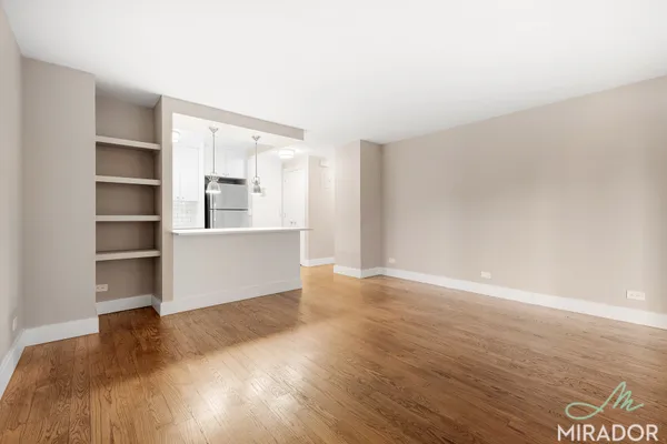 $4,650 | 330 East 39th Street, Unit 24P | Murray Hill