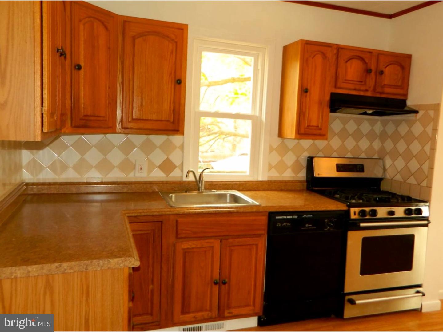 521 West Clements Bridge Road Runnemede, NJ 08078 - Photo 2 of 22 Kitchen