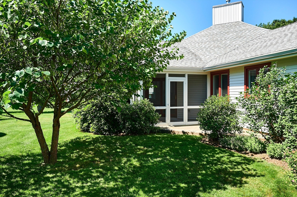 14 McIntosh Drive, Unit 14 Amherst, MA 01002 - Photo 34 of 42