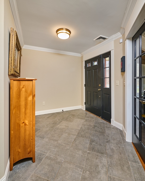 14 McIntosh Drive, Unit 14 Amherst, MA 01002 - Photo 4 of 42