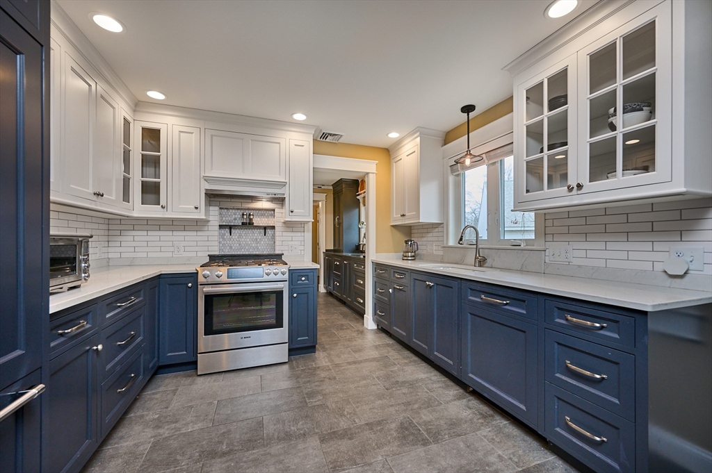 14 McIntosh Drive, Unit 14 Amherst, MA 01002 - Photo 6 of 42