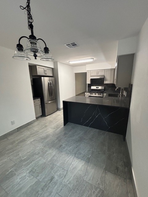 11801 Argonne Forest Trail, Unit B Austin, TX 78759 - Photo 9 of 12 a view of kitchen and sink