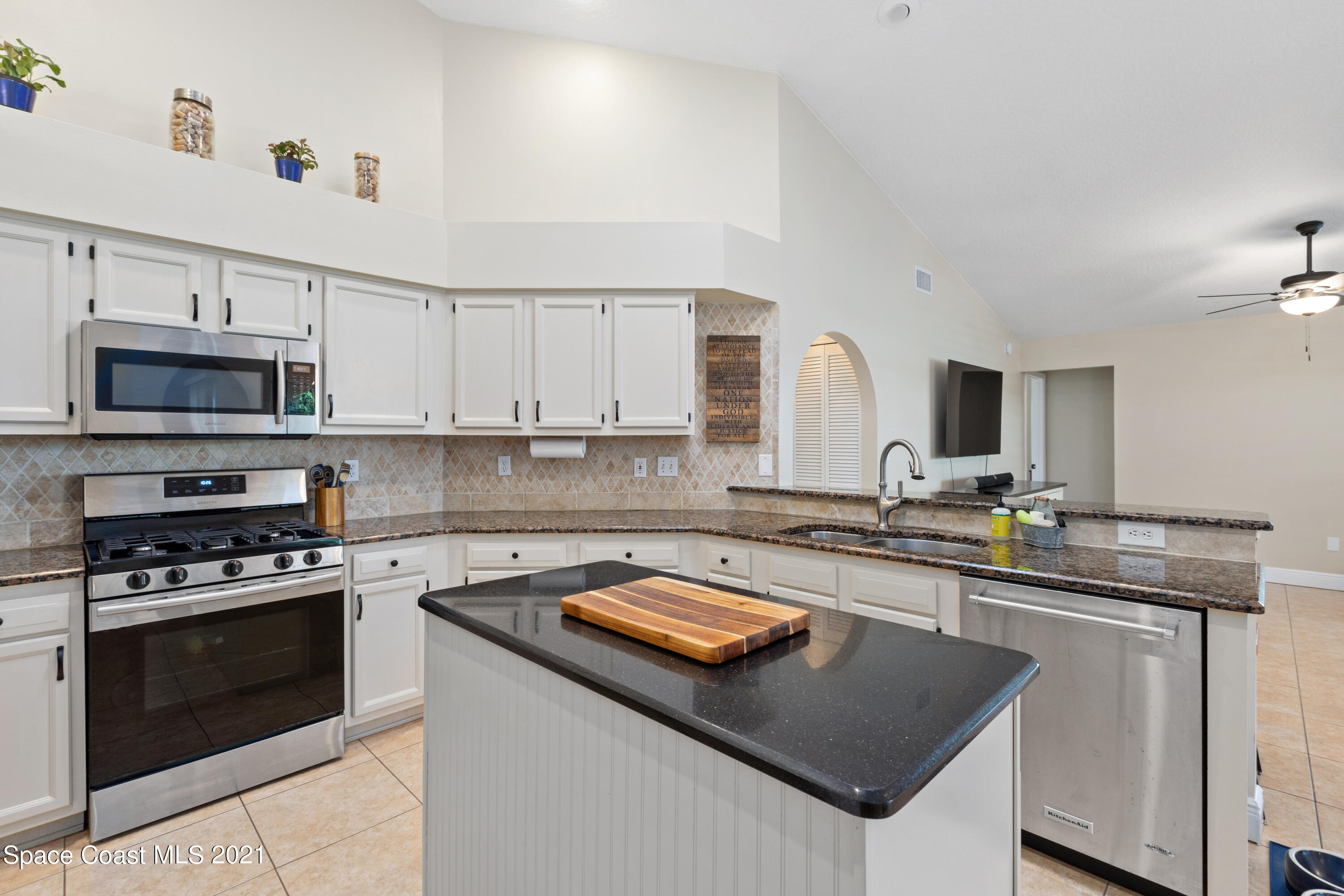 3550 Big Pine Road Melbourne, FL 32934 - Photo 12 of 38 Kitchen