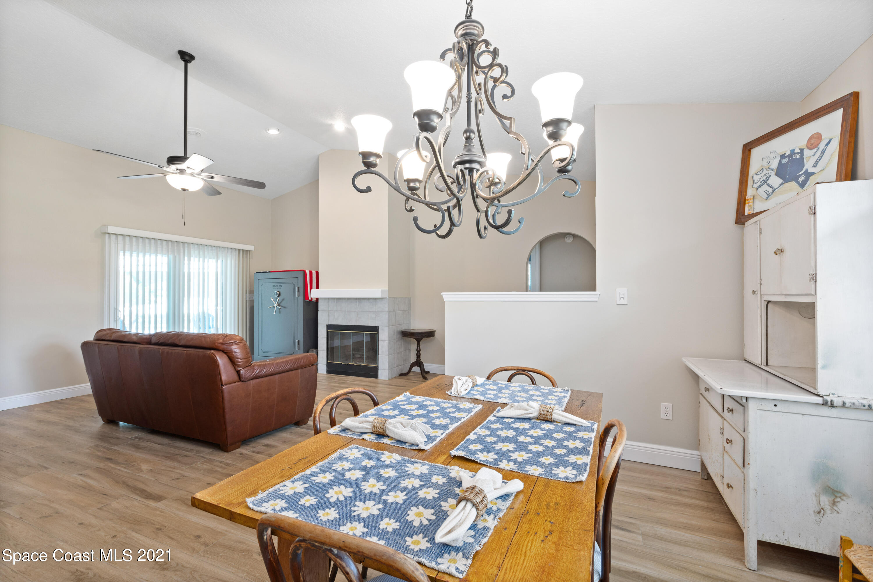 3550 Big Pine Road Melbourne, FL 32934 - Photo 7 of 38 Living/Dining Room