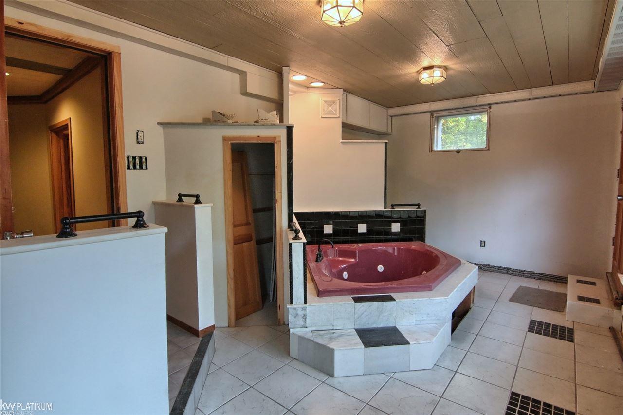 1793 Kennedy Road St. Clair, MI 48079 - Photo 23 of 41 31305892-22.JPG