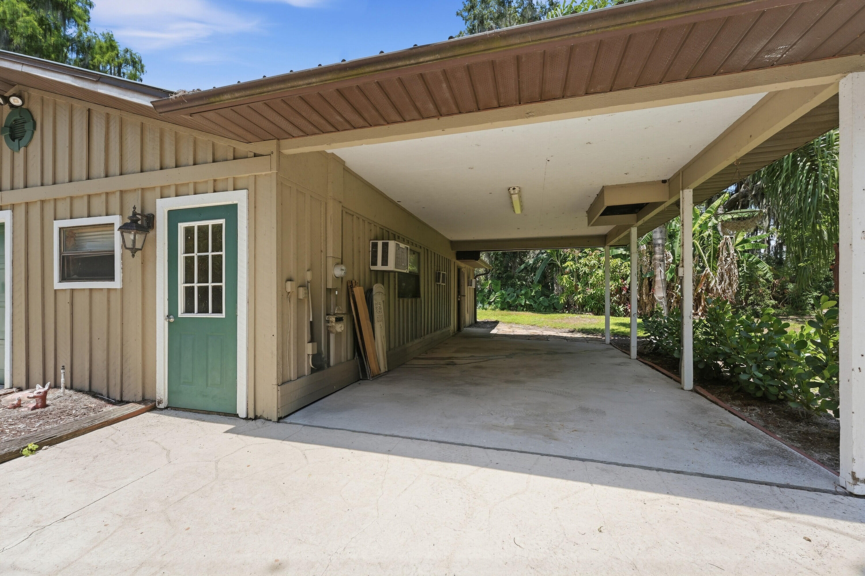 200 Windy Point Road Lake Placid, FL 33852 - Photo 51 of 74 a view of a porch