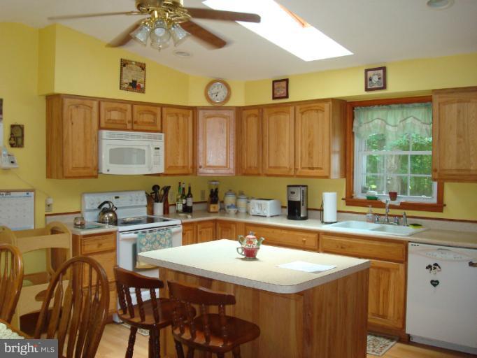 11717 Smithfield Road Manassas, VA 20112 - Photo 12 of 18 Kitchen