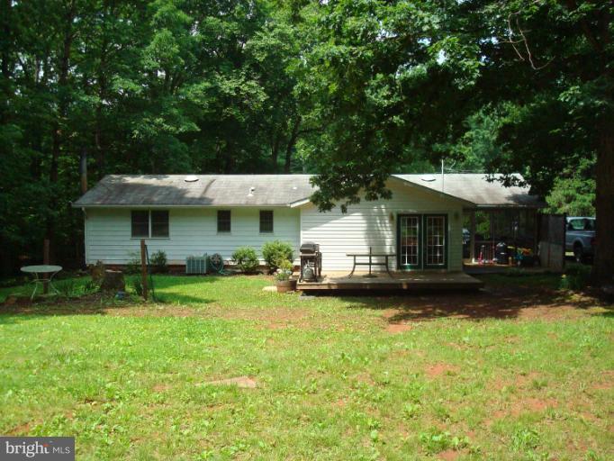 11717 Smithfield Road Manassas, VA 20112 - Photo 15 of 18 Exterior (Rear)