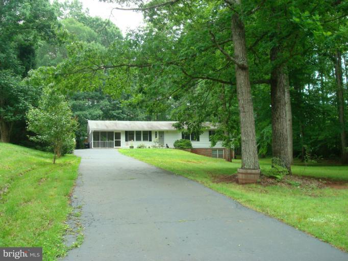 11717 Smithfield Road Manassas, VA 20112 - Photo 17 of 18 Exterior (Front)