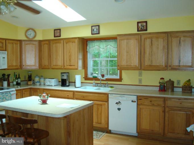 11717 Smithfield Road Manassas, VA 20112 - Photo 8 of 18 Kitchen