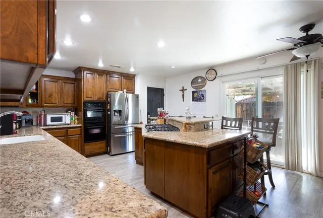 $435,500 | 41940 Stonecliff Way, Hemet, CA 92544