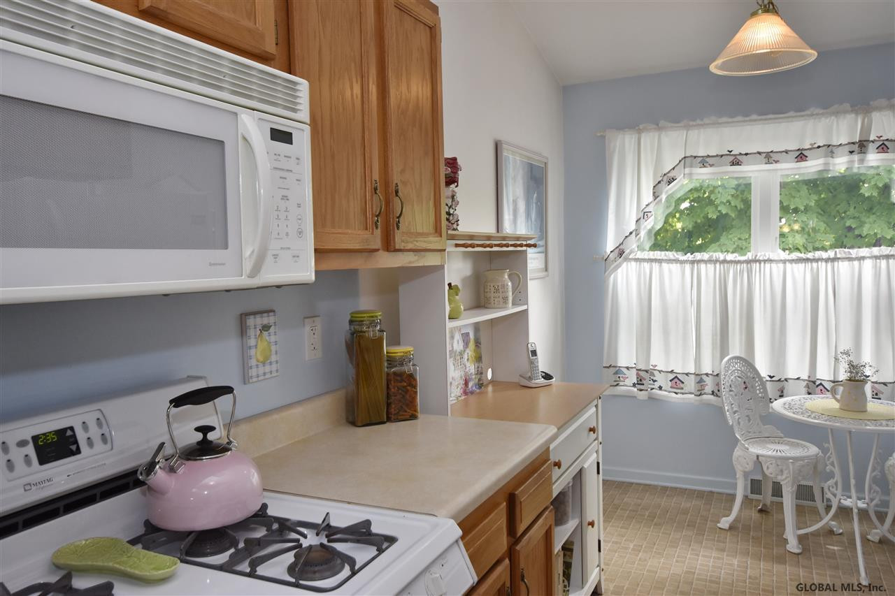106 Harvard Road Colonie, NY 12189 - Photo 14 of 31 Photo 14