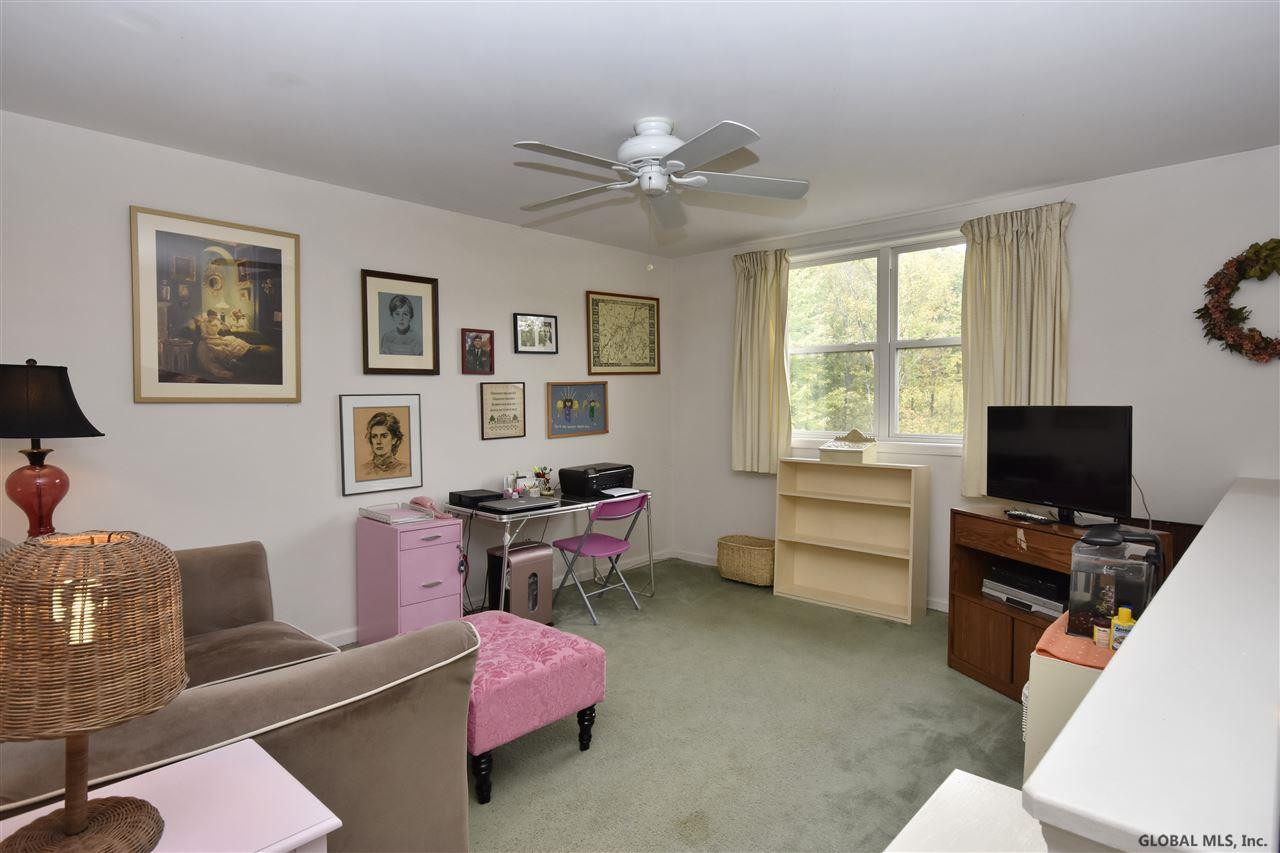 106 Harvard Road Colonie, NY 12189 - Photo 20 of 31 Photo 20