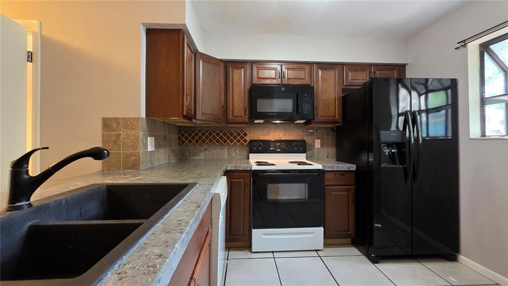 2213 Southwest 39 Way Gainesville, FL 32607 - Photo 5 of 23