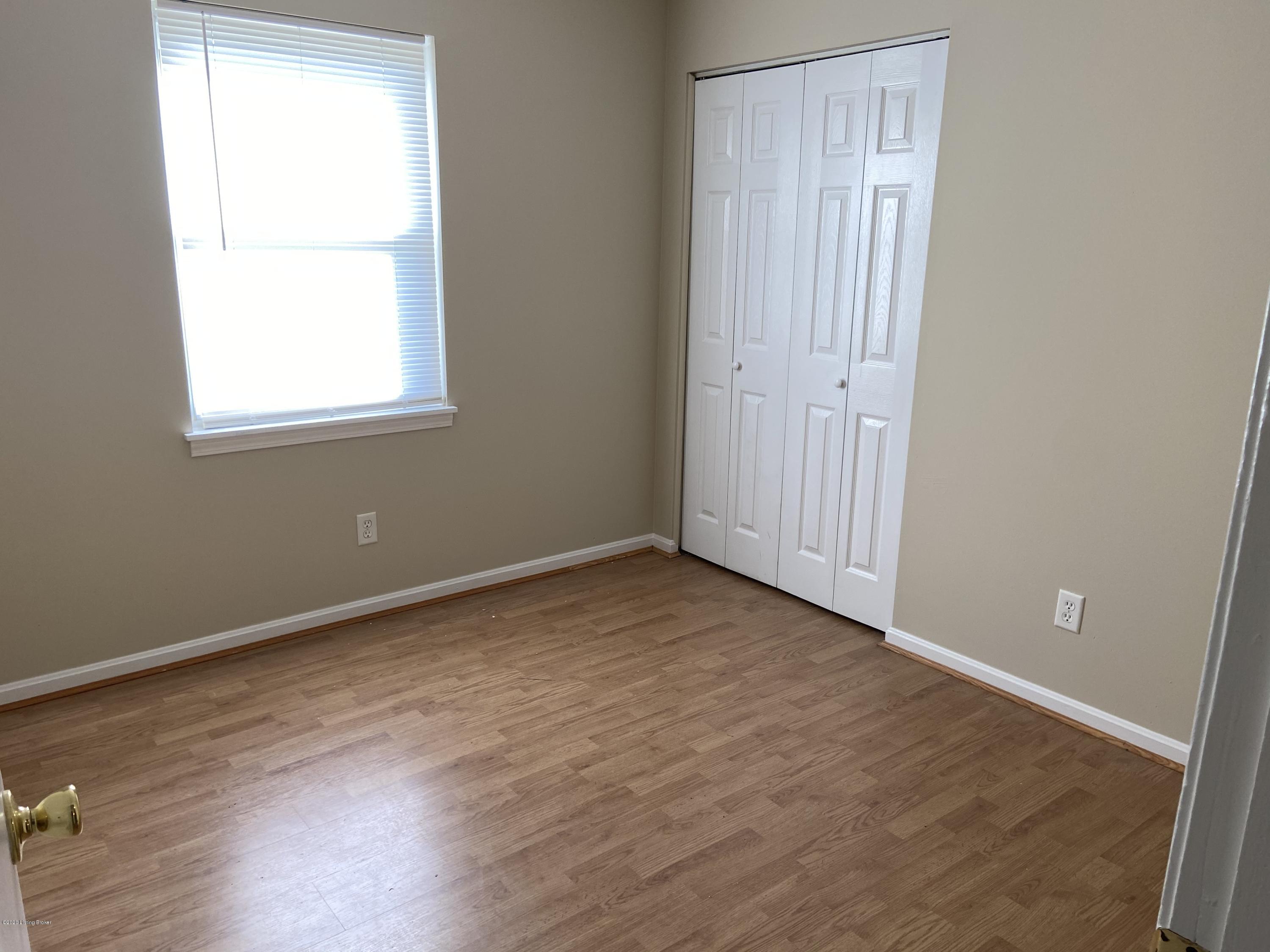 11214 Torrington Road Louisville, KY 40272 - Photo 7 of 9 IMG_0387