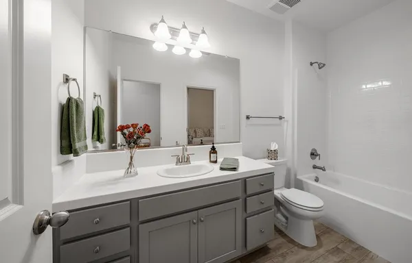 $469,000 | 1437 Las Rosas Avenue, Clovis, CA 93619