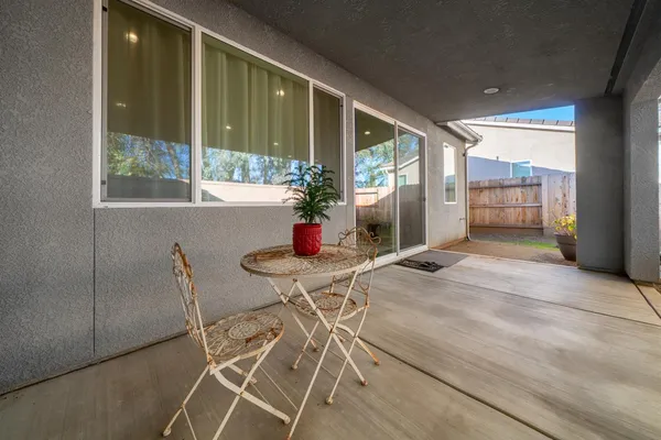 $469,000 | 1437 Las Rosas Avenue, Clovis, CA 93619