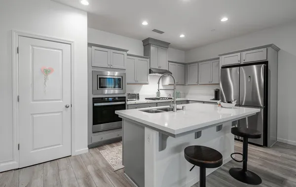 $469,000 | 1437 Las Rosas Avenue, Clovis, CA 93619