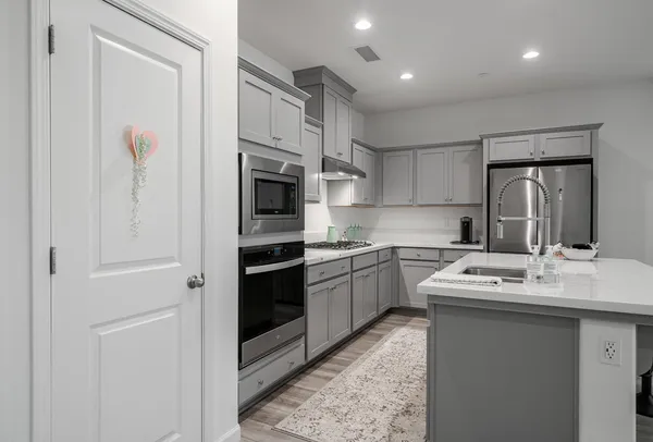 $469,000 | 1437 Las Rosas Avenue, Clovis, CA 93619