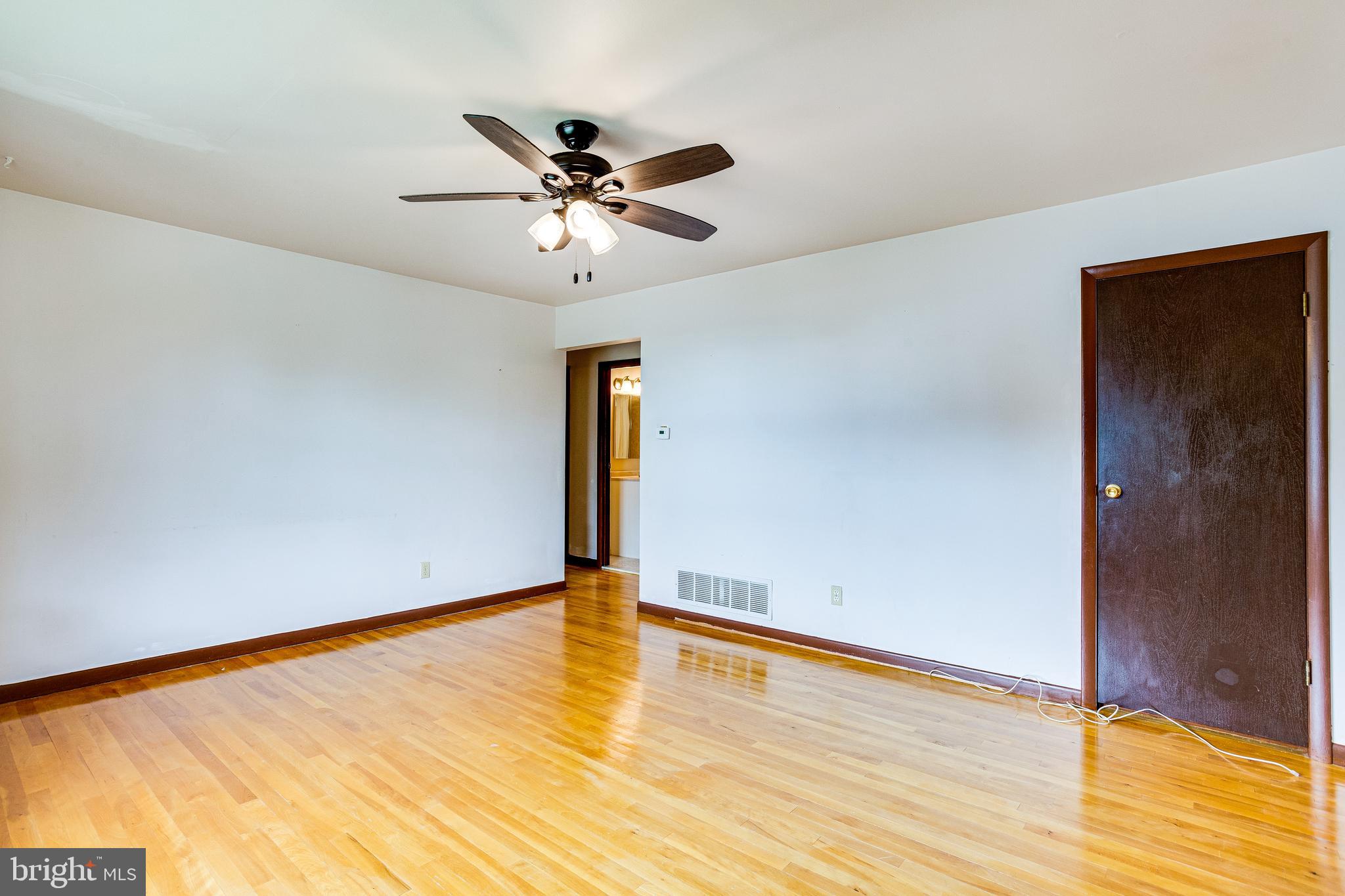 3303 Upton Road Parkville, MD 21234 - Photo 4 of 38 Gallery Image 4