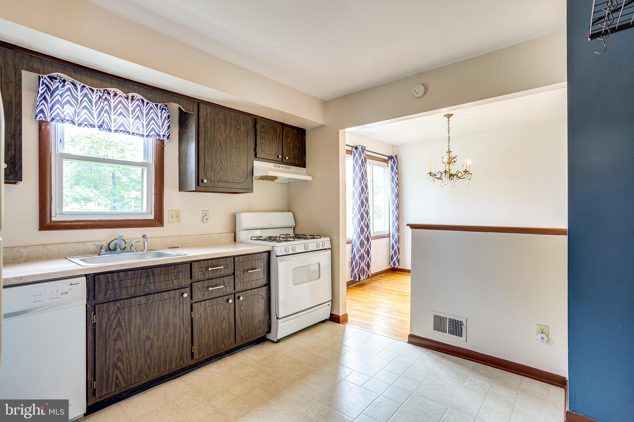3303 Upton Road Parkville, MD 21234 - Photo 9 of 38 Gallery Image 9
