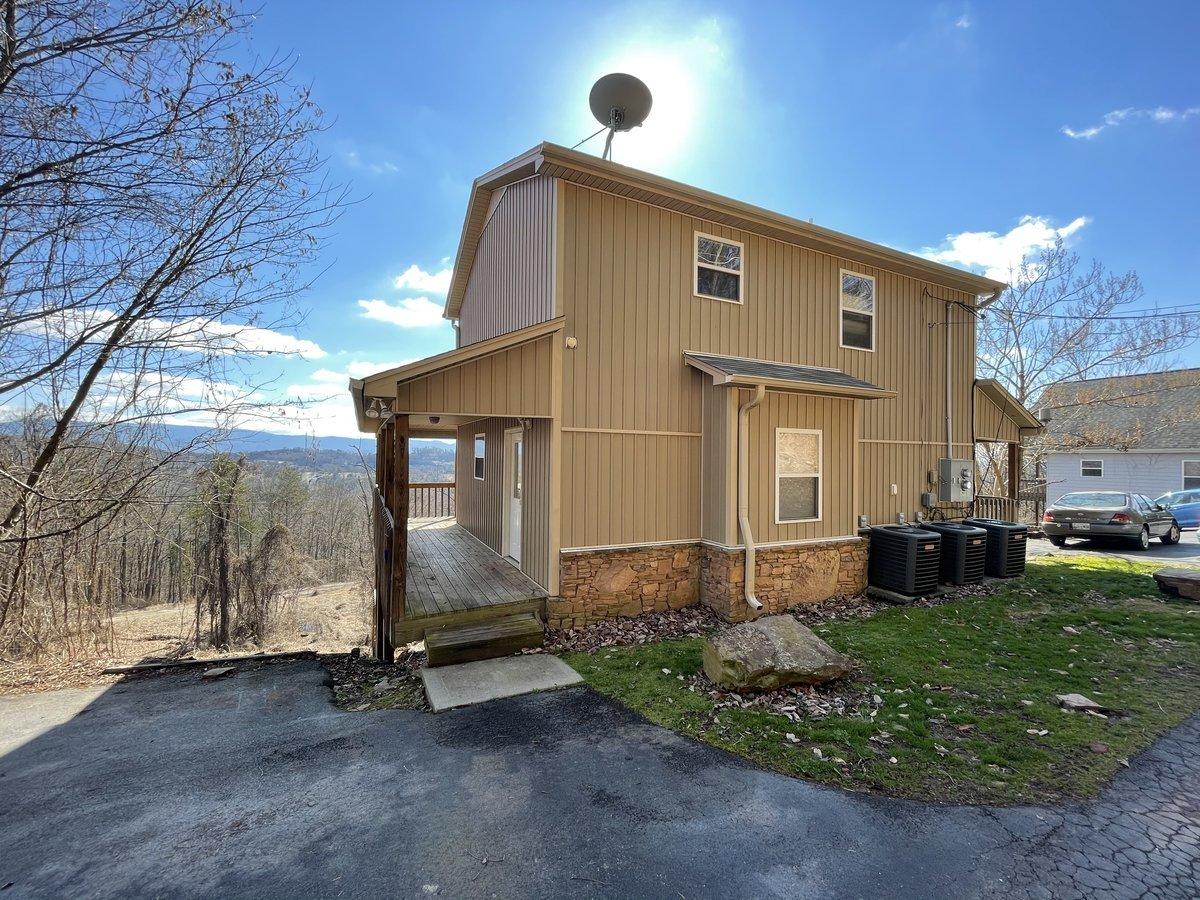 622 North Cunningham Road Seymour, TN 37865 - Photo 2 of 9 2