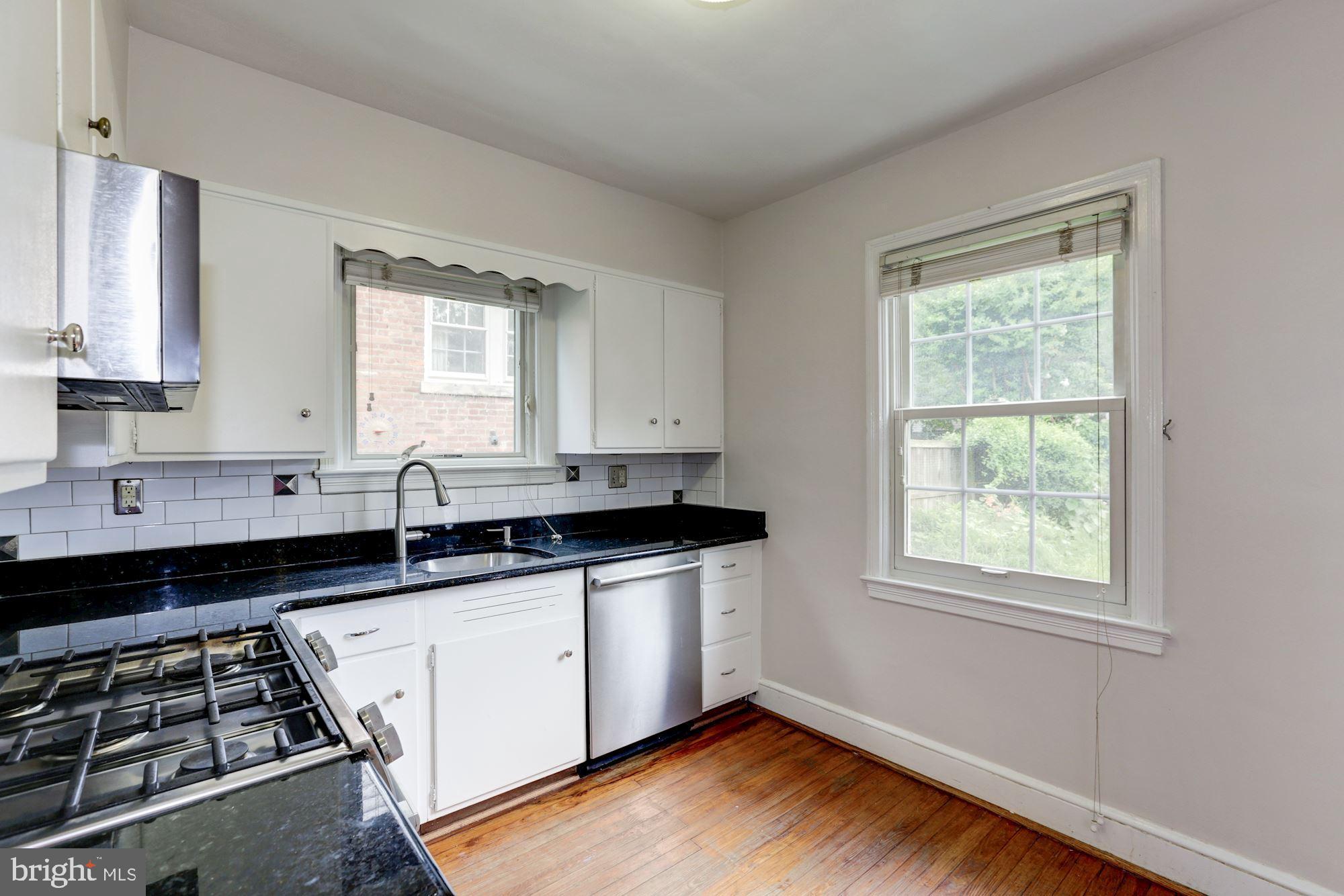 4933 47th Street Northwest Washington, DC 20016 - Photo 11 of 32