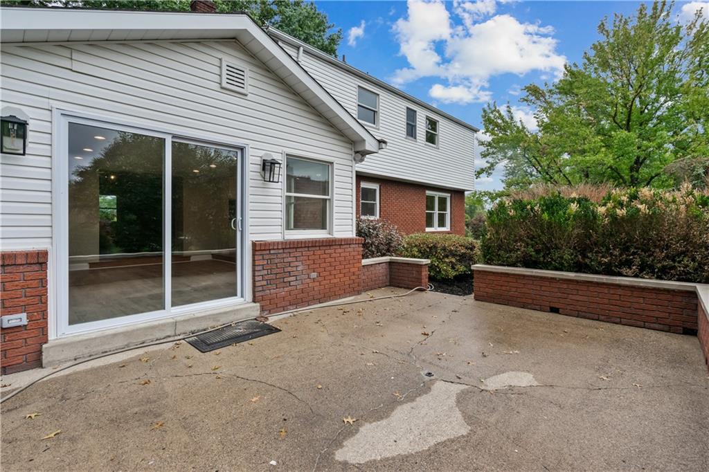 102 Moonlight Court Monroeville, PA 15146 - Photo 4 of 32